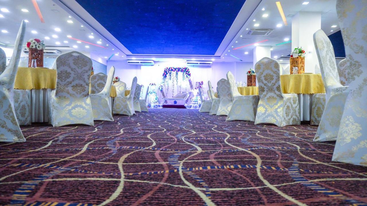 Hotel Blue Sky Курунегала Екстер'єр фото