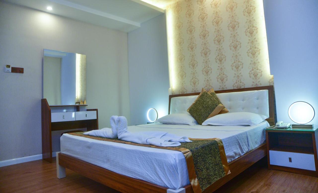 Hotel Blue Sky Курунегала Екстер'єр фото