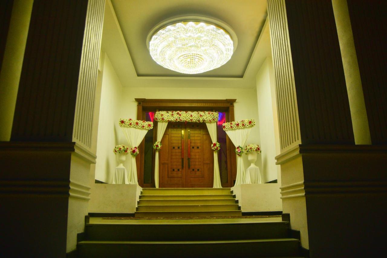 Hotel Blue Sky Курунегала Екстер'єр фото